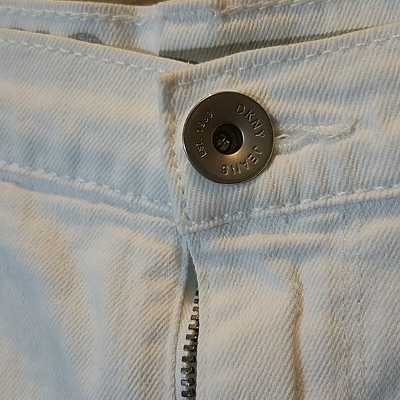 DKNY white cuffed jean shorts - Picture 4 of 9